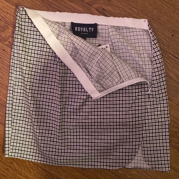 Mini Skirt - Picture 6 of 6